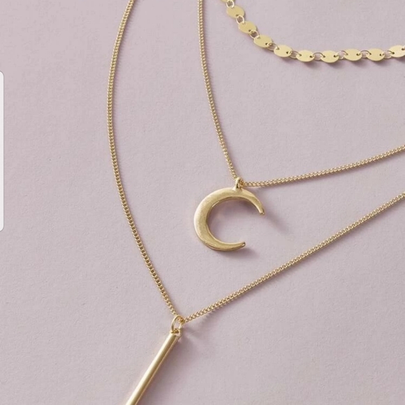 *Millie* Layered Moon Necklace - Picture 2 of 4